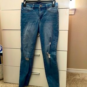 Super cute stretchy jeans